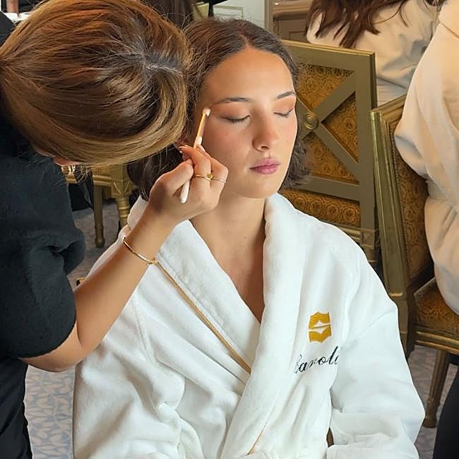 Carolina Lansing se prepara para su debut en el Ball.